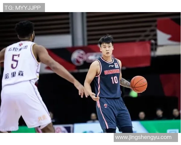 重庆篮球队中路突破的战术解析与球员表现深度剖析